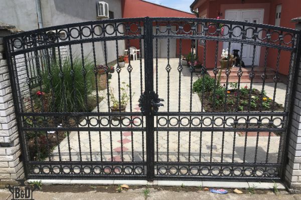 kapije-kovano-gvozdje-1281490BE2-6467-E69E-2226-DE2D1455A2EA.jpg