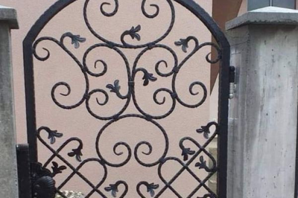 kapije-kovano-gvozdje-8874285D3-8BBF-5149-AB96-BF8B4B13C83D.jpg